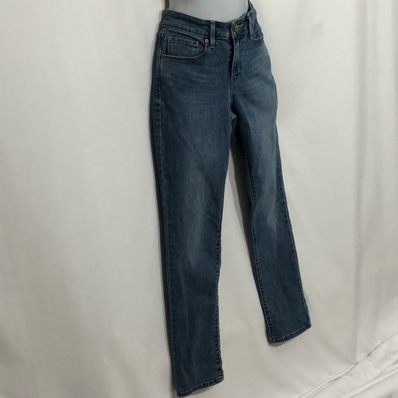 LEVI’S mid rise skinny 5 pocket style blue jeans - Picture 5 of 11